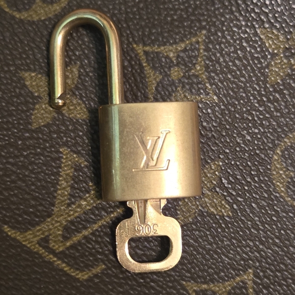 Key & Lock Louis Vuitton #306 - Picture 3 of 4
